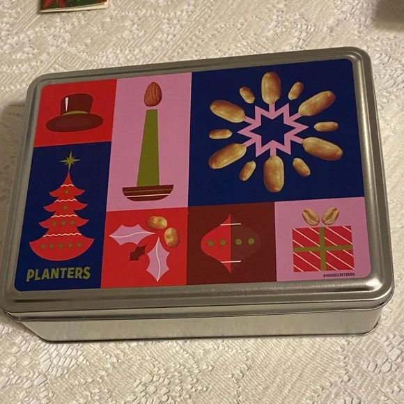 Christmas Themed Gift Set with Mug and Decorations - Picture 3 of 10